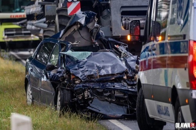 Wypadek śmiertelny niedaleko Oławy, zginął młody kierowca. Więcej zdjęć na Oława24.pl