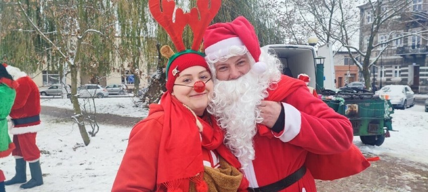 Mikołajowa Grupa z Konina zbiera na cukierasy dla dzieci w naszym mieście!! liczą na Państwa hojnośc!!
