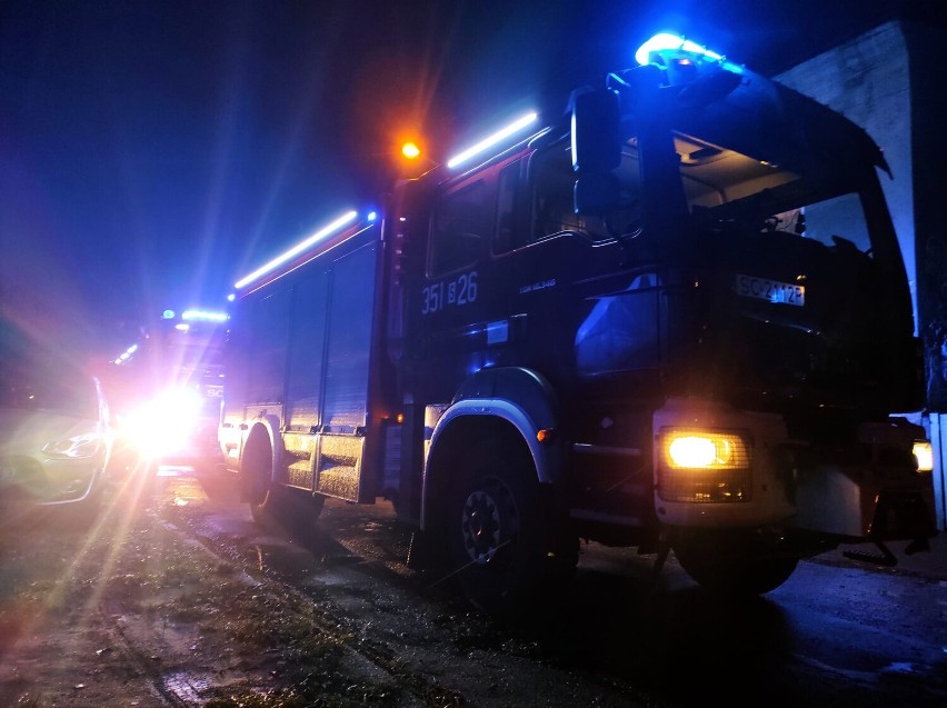 Tragiczny pożar w Częstochowie przy ul. Prostej. W pożarze budynku wielorodzinnego zginęła jedna osoba