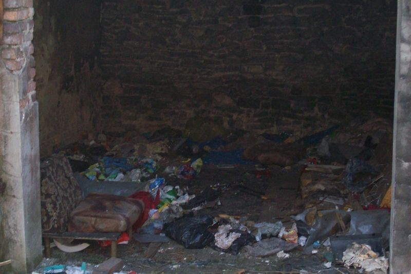 Śmieci zalegają przy ul.Przełajskiej 12 w Czeladzi