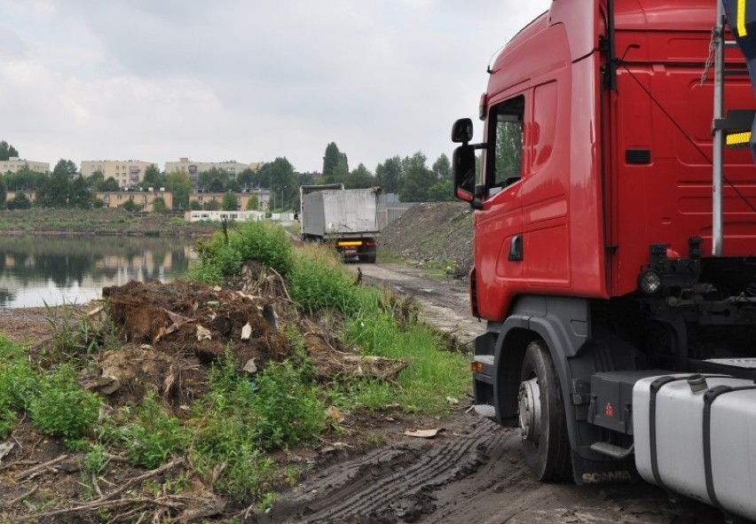 10 lipca - wywóz odpadów ze stawu "Kalina"