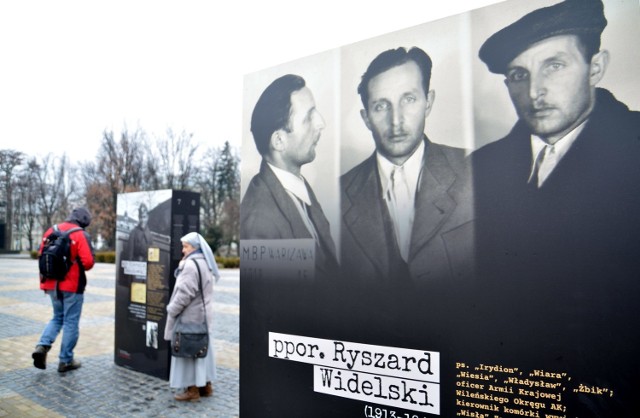 Na placu Litewskim można oglądać wystawę poświęconą Żołnierzom Wyklętym