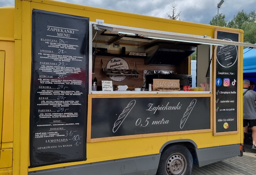 Przemyślanie niedzielę spędzają przy food truckach. Zobaczcie zdjęcia!