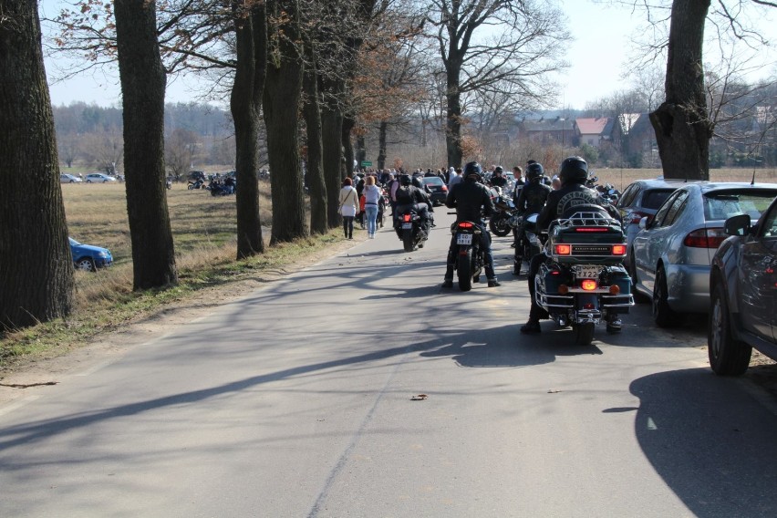 Jajcarnia 2018. Setki motocyklistów przyjechało dziś do Sobowidza, aby poświęcić swoje pojazdy! [GALERIA ZDJĘĆ]