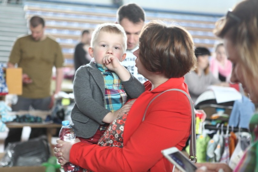 Tłumy dzieci i rodziców na 2. bazarku Klubu Mamy [ZDJĘCIA]