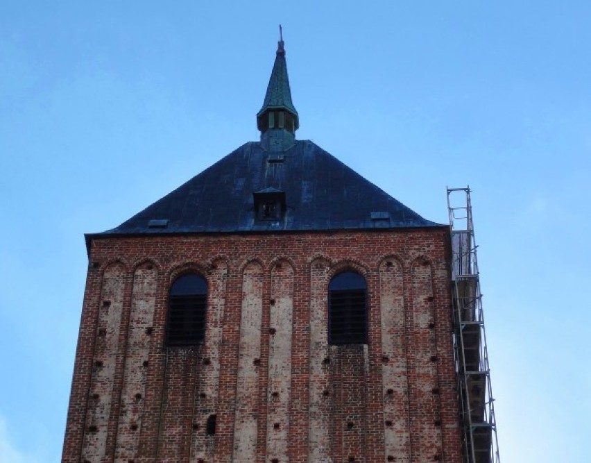 Sławno: Rozpoczyna się remont wieży Kościoła Mariackiego [ZDJĘCIA]