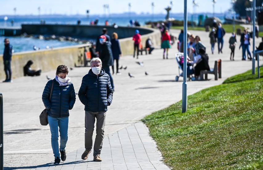 Agencja Rezerw Materiałowych przekazała Gdyni blisko milion maseczek