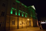 Budynki w Kielcach zostały podświetlone na zielono. Dlaczego? Z okazji Dnia Świętego Patryka – patrona Irlandii [ZDJĘCIA]