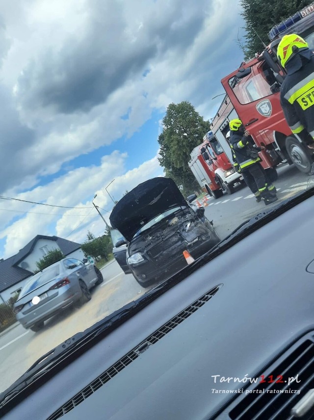 Zderzenie dwóch samochodów na drodze wojewódzkiej nr 975 w Zakliczynie, 16.07.2022