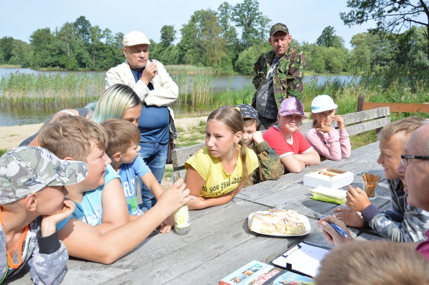 Gm. Miastko. Piknik wędkarski z konkursem wiedzy i degustacją potraw z ryb słodkowodnych (FOTO)