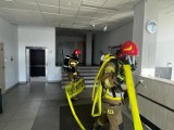 Pożar w Urzędzie Skarbowym we Włocławku, ewakuacja pracowników. Zdjęcia z ćwiczeń
