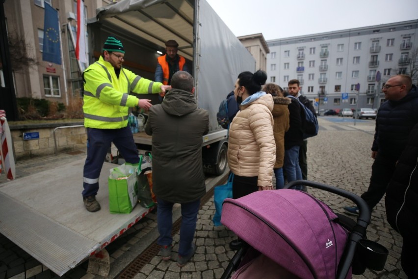 W sobotę mieszkańcy Sosnowca i Zagłębia przynosili potrzebne...