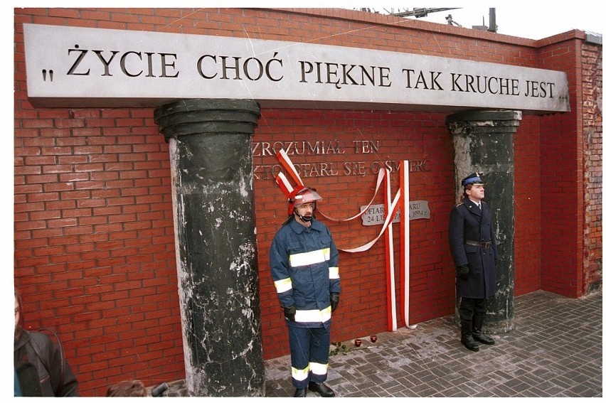 Na początku 2003 roku, na murze Stoczni Gdańsk odsłonięto...