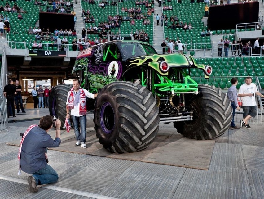 Grave Digger na stadionie na Pilczycach