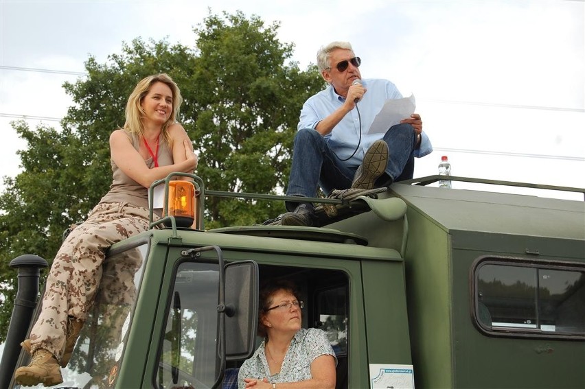 Tokary. Wielkie czołgowe starcie pod wodzą Bogusława Wołoszańskiego zgromadziło tłumy widzów