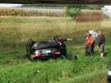 Poważny wypadek na trasie Dzierżoniów - Wrocław. W okolicach Jordanowa dachowało auto
