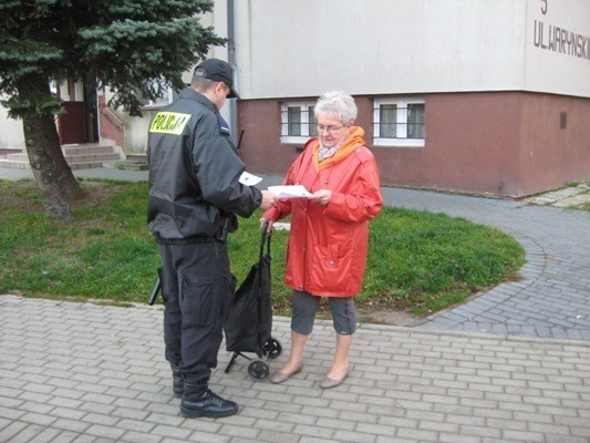 Policja w Jarocinie: Policjanci prowadzą akcję „Seniorze zadbaj o swoje bezpieczeństwo”