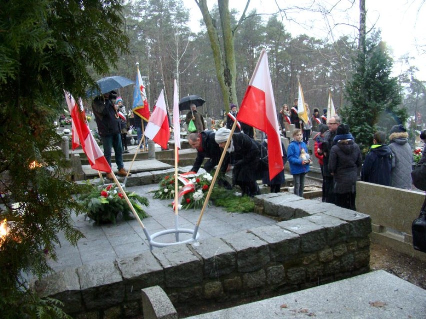 Capstrzyk na cmentarzu zorganizowała Szkoła Podstawowa nr 3