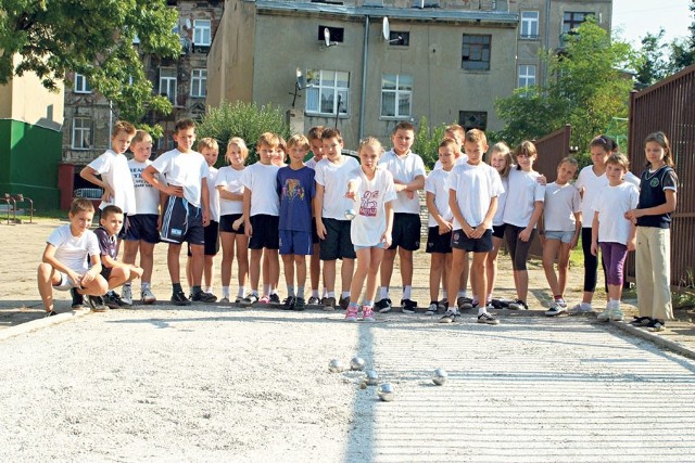 Przed Szkołą Podstawową nr 26 powstał pierwszy w Łodzi bulodrom dla uczniów.