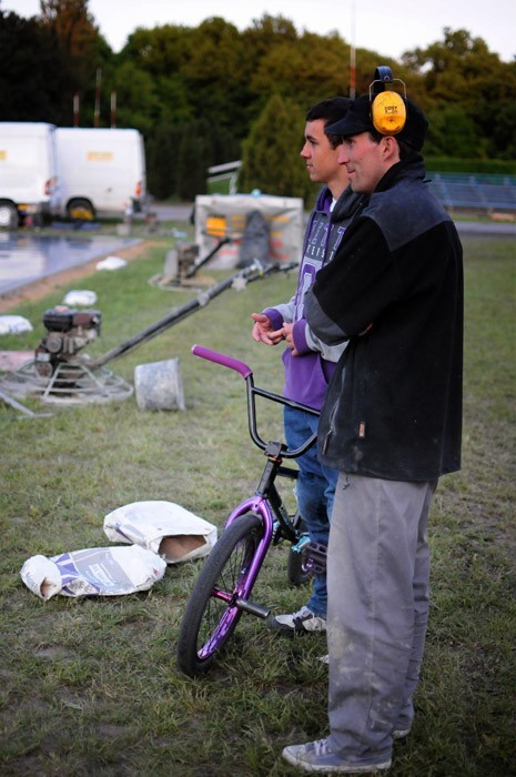 Śrem: helikoptery w skateparku