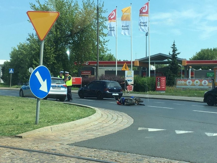 Wypadek z udziałem skutera w centrum Grudziądza [zdjęcia]