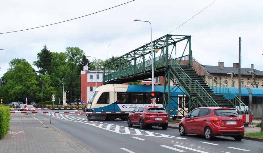 WOLSZTYN: Zabytkowa kładka nad torami będzie wyremontowana