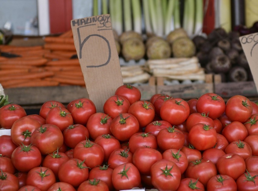 Pomidor malinowy, 5.90 złotych za kilogram