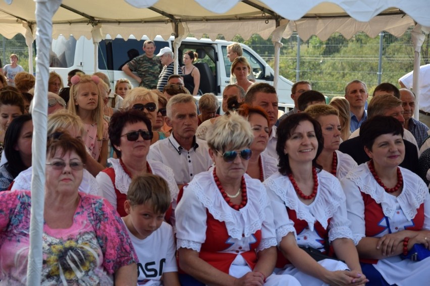 Gmina Zblewo. Mieszkańcy podziękowali za plony. Wielkie świętowanie na dożynkach gminno-parafialnych w Borzechowie ZDJĘCIA