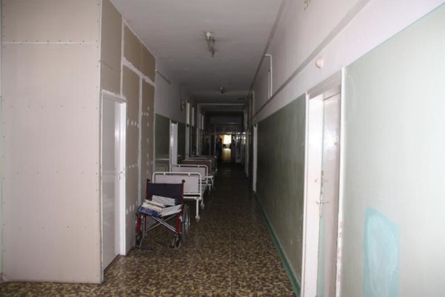 Dyrekcja ZOZ w porozumieniu z władzami powiatu zdecydowały o przeniesieniu oddziału na drugie piętro głównego budynku szpitala zlokalizowanego w starej części miasta przy ul. Chopina.
