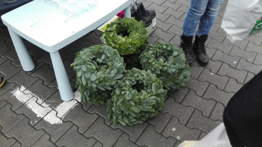 Mimo deszczowej pogody klientów dziś na zielonogórskiej...