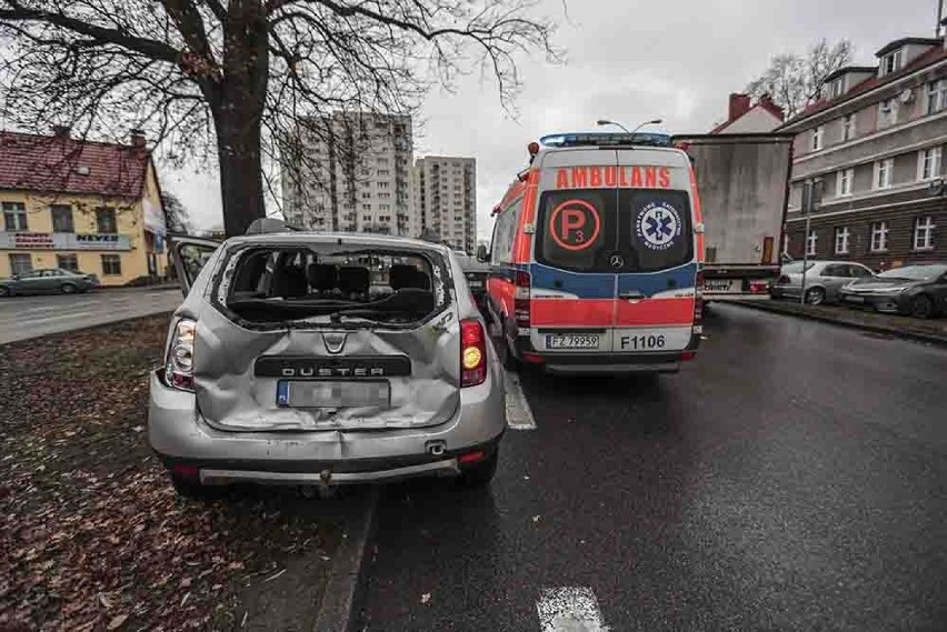 Do wypadu doszło około godz. 9.30. Kierujący śmieciarką...