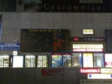 Dantejskie sceny na dworcu Warszawa Centralna, wszystkie pociągi opóźnione!