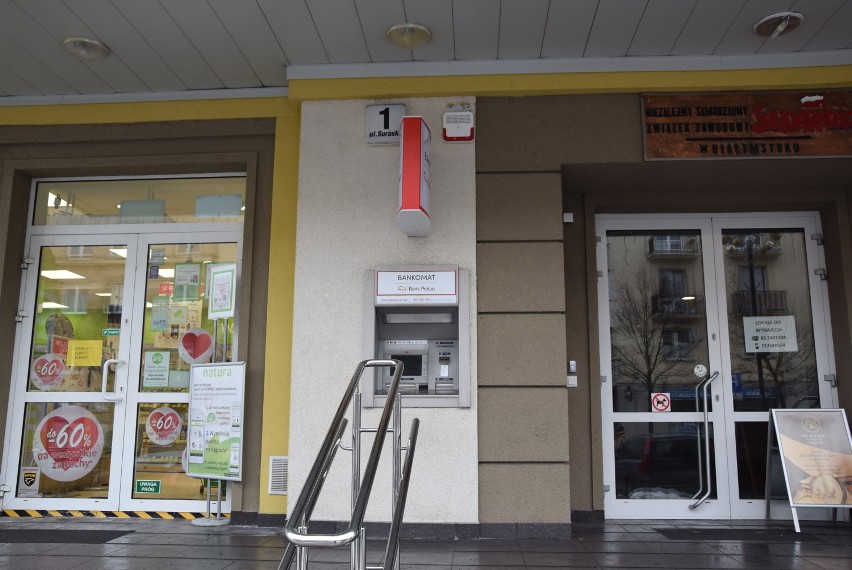 Bankomat Pekao S.A. przy ul. Suraskiej ciągle nie działa. Czy zostanie w końcu naprawiony? Mamy odpowiedź banku
