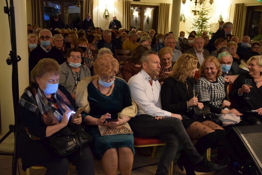 Koncert noworoczny w gminie Skoki. W Gościńcu Winnica można było usłyszeć przeboje operetkowe, musicalowe