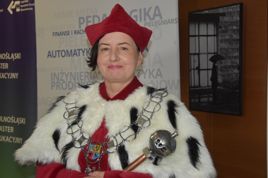 Katarzyna Rusak jest rektorem uczelni od 10 lat