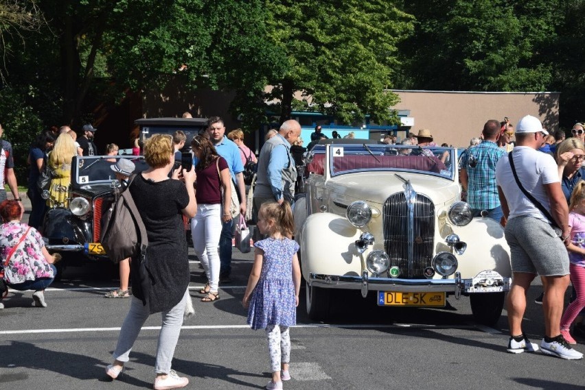 Motoryzacyjne zabytki zjadą do Goleniowa. Będzie pokaz elegancji