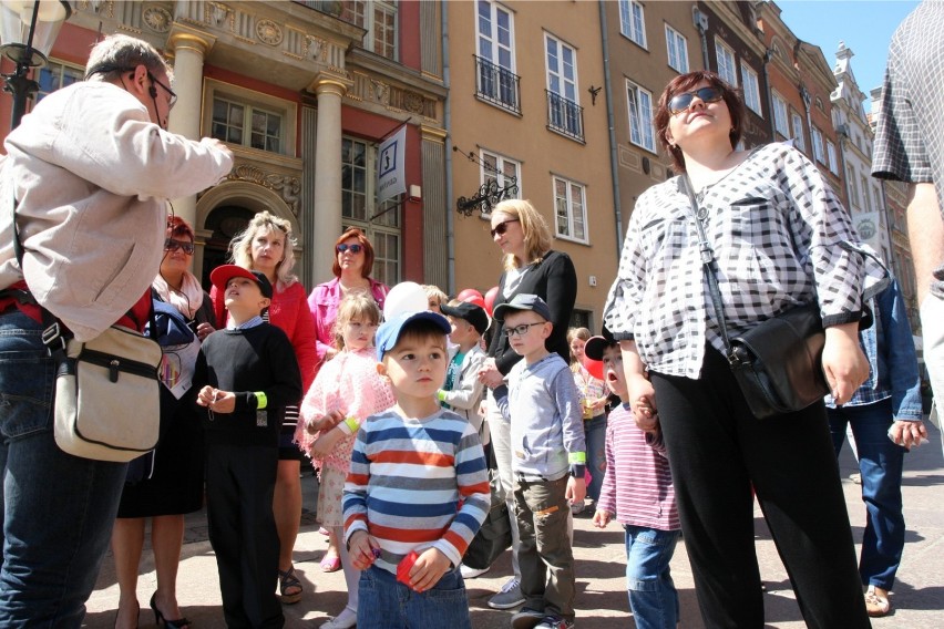 Przewodnicy w Gdańsku zafundowali dzieciom na Dzień Dziecka profesjonalną wycieczkę po mieście FOTO