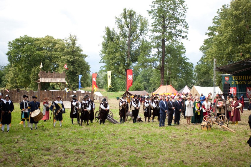 Międzynarodowy Turniej Rycerski "O złoty warkocz Tarłówny" w Dębnie. Rycerze, armaty, sarmackie stroje [ZDJĘCIA]