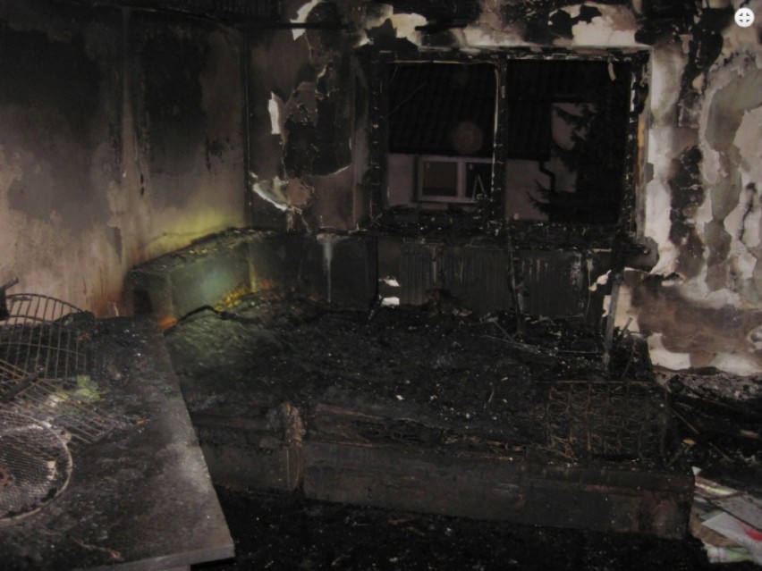 Pożar domu w Kunicach. Tak wygląda w środku spalony dom. Szok! [ZDJĘCIA]