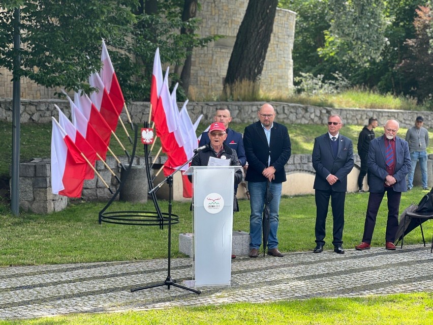 ZOBACZ jak wygląda pomnik, upamiętniający wymordowanych Polaków na Kresach