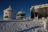 Wandale na szczycie Śnieżki! Tasakiem w kaplicę, zniszczone też obserwatorium! 