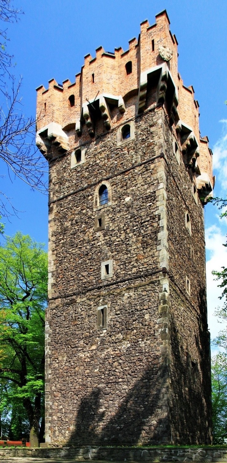 Wieża Piastowska i Rotunda

Wzgórze Zamkowe w Cieszynie to...