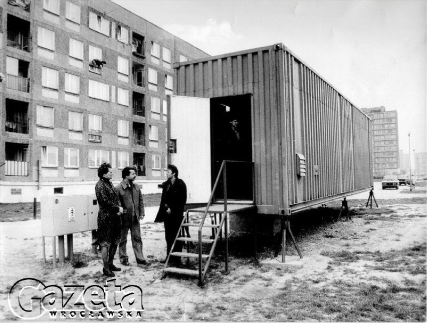 Wrocław 26.04.1984
Kontenerowa centrala telefoniczna na...