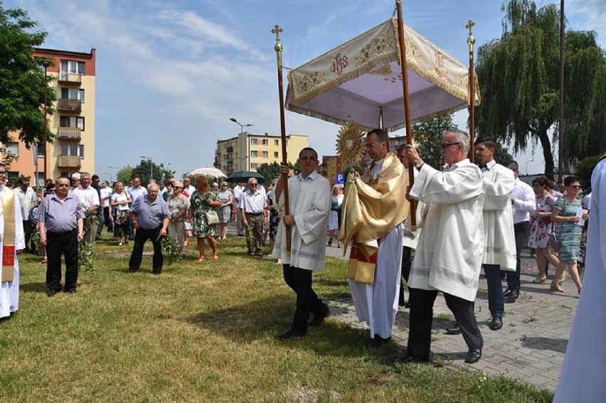 Procesja Bożego Ciała w 2019 roku w parafii NMP Matki...