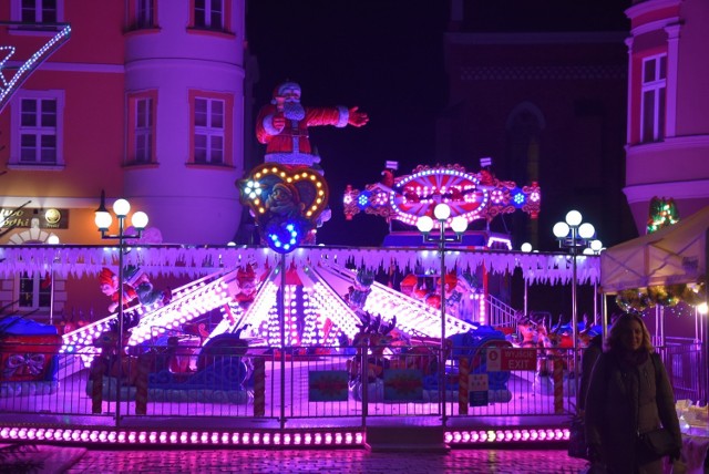 Można już odwiedzać jarmark bożonarodzeniowy w Opolu.