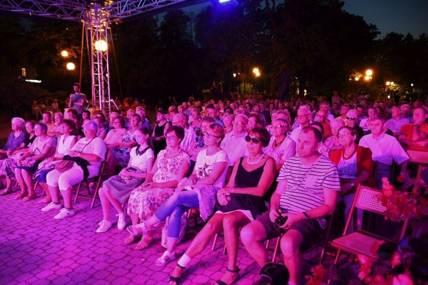 Renata Drozd wystąpiła na letniej scenie Kieleckiego Centrum Kultury. Było magicznie [ZDJĘCIA]