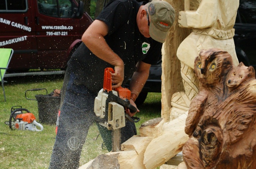 Międzynarodowe Mistrzostwa Polski Wood Carving Championship w Łojewie [zdjęcia]