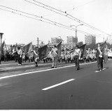 Tak wyglądały pochody 1 majowe w PRL. Święto pracy kiedyś i dziś