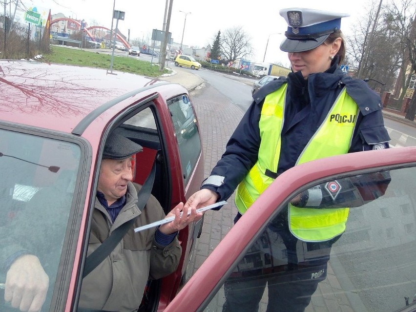 Kwidzyn: Policjanci kolejny raz nagradzali uprzejmych kierowców [ZDJĘCIA]