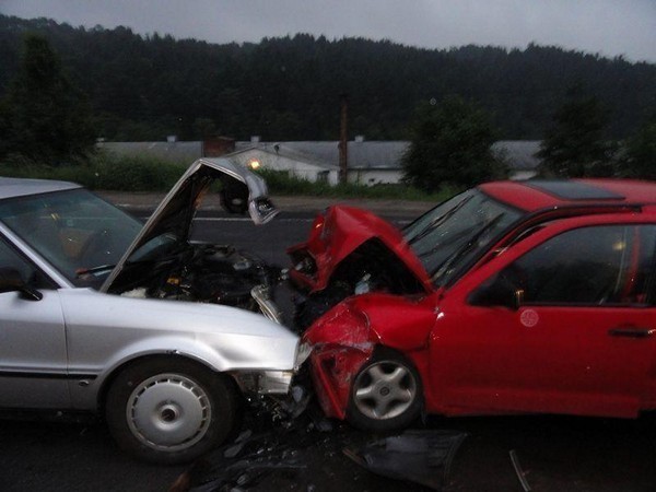 Wypadek Mszalnica: trzy osoby ciężko ranne w wypadku [ZDJĘCIA]